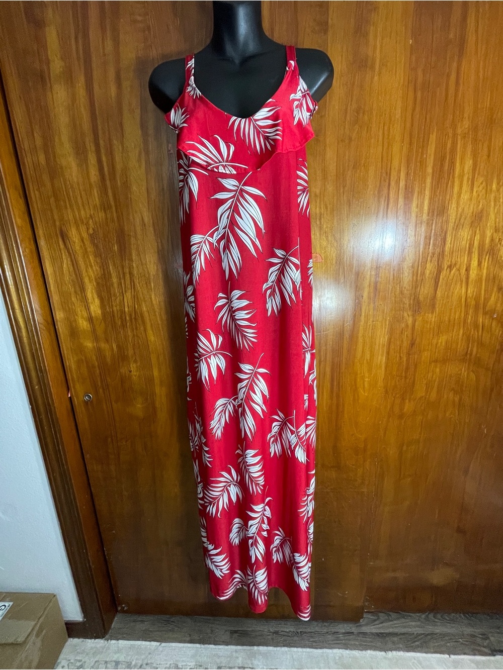 To Die For Red & White Tropical Palm Leaf Ruffle Neck Sleeveless Maxi Dress M